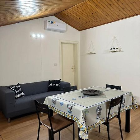 Ferienwohnung La Mansarda Di Melo CTA Exterior foto